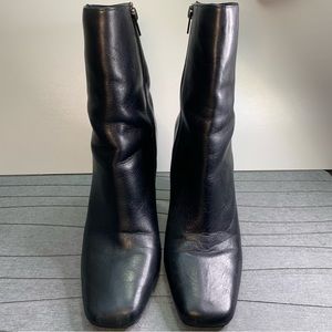 Steve Madden “Lourde”  black leatherchunky square toe zip up ankle boot size 10m